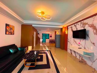 Casa adosada en alquiler de 2 habitaciones en Bang Lamung, Chonburi