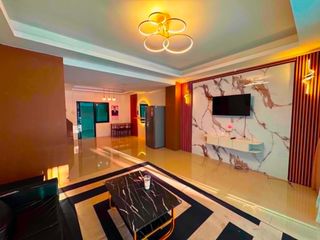 Casa adosada en alquiler de 2 habitaciones en Bang Lamung, Chonburi