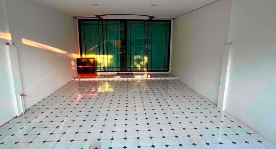 Casa adosada en alquiler de 2 habitaciones en Bang Lamung, Chonburi