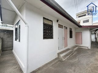 出售 6 卧室 独立屋 在 Huai Khwang, 曼谷