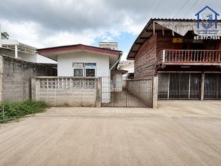 出售 6 卧室 独立屋 在 Huai Khwang, 曼谷