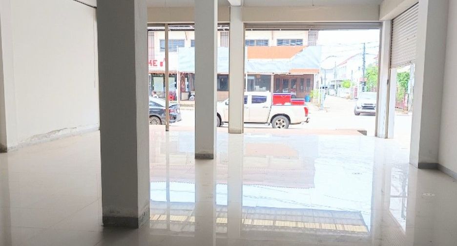 Gewerbefläche zum Kauf mit 4 Zimmer in Mueang Sakon Nakhon, Sakon Nakhon
