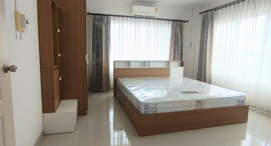 Gewerbefläche zum Kauf mit 4 Zimmer in Mueang Sakon Nakhon, Sakon Nakhon