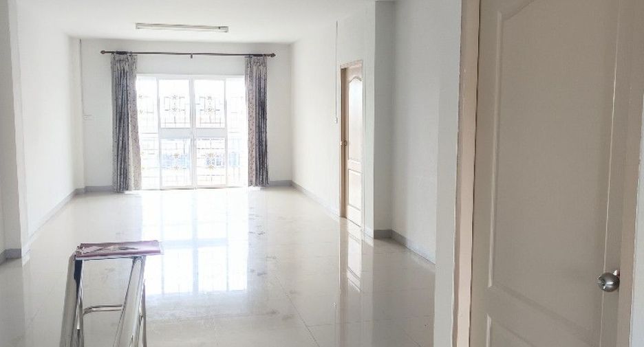 Gewerbefläche zum Kauf mit 4 Zimmer in Mueang Sakon Nakhon, Sakon Nakhon