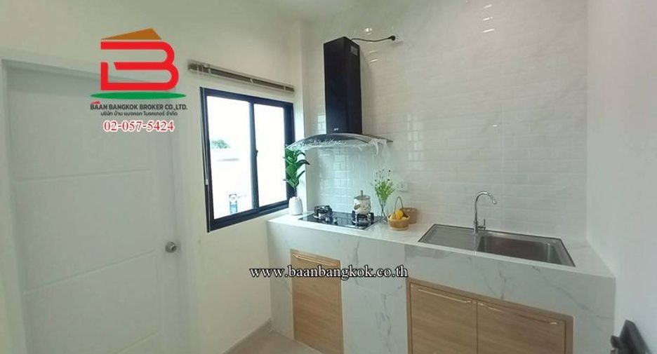 À vendre 2 chambres maison à Min Buri, Bangkok