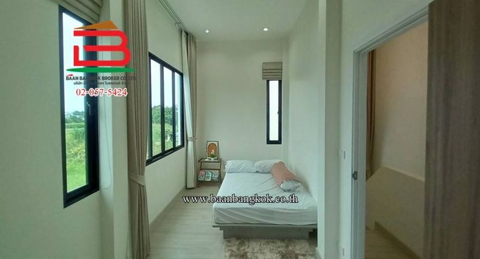 À vendre 2 chambres maison à Min Buri, Bangkok