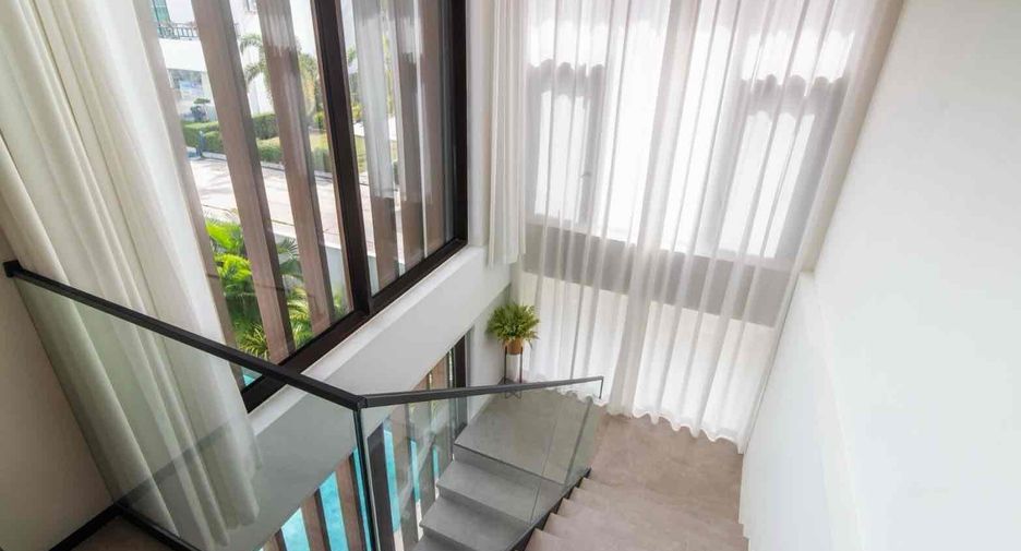 For sale 4 bedrooms villa in Bang Lamung, Chonburi