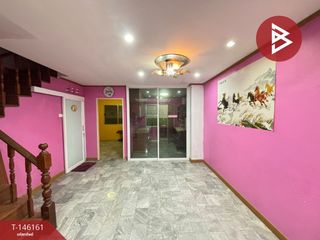 Casa adosada en venta de 3 habitaciones en Khlong Sam Wa, Bangkok