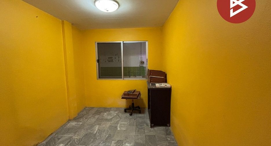 Casa adosada en venta de 3 habitaciones en Khlong Sam Wa, Bangkok