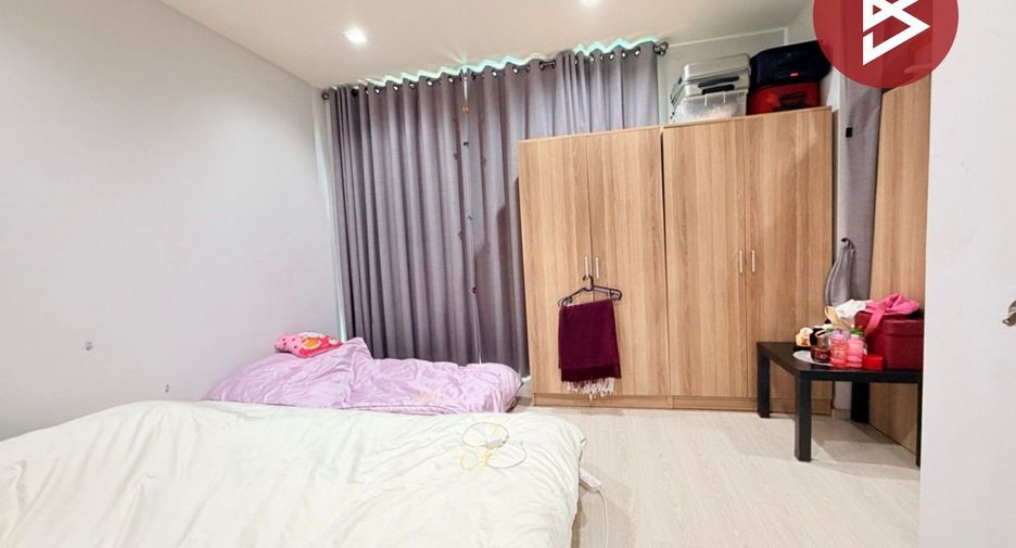For rent and for sale 4 bedrooms townhouse in Bang Bo, Samut Prakan