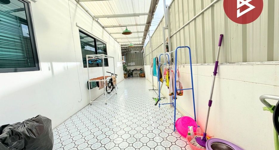 For rent and for sale 4 bedrooms townhouse in Bang Bo, Samut Prakan