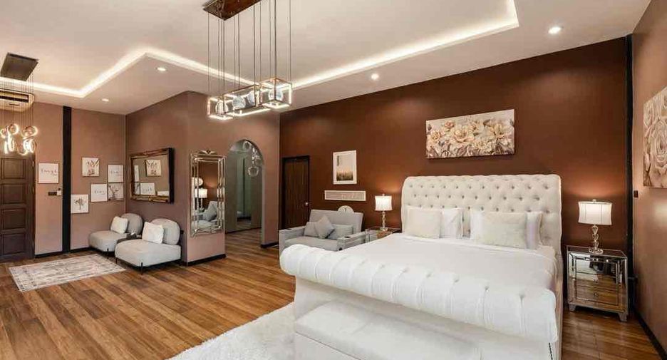 For rent 4 bedrooms villa in Bang Lamung, Chonburi