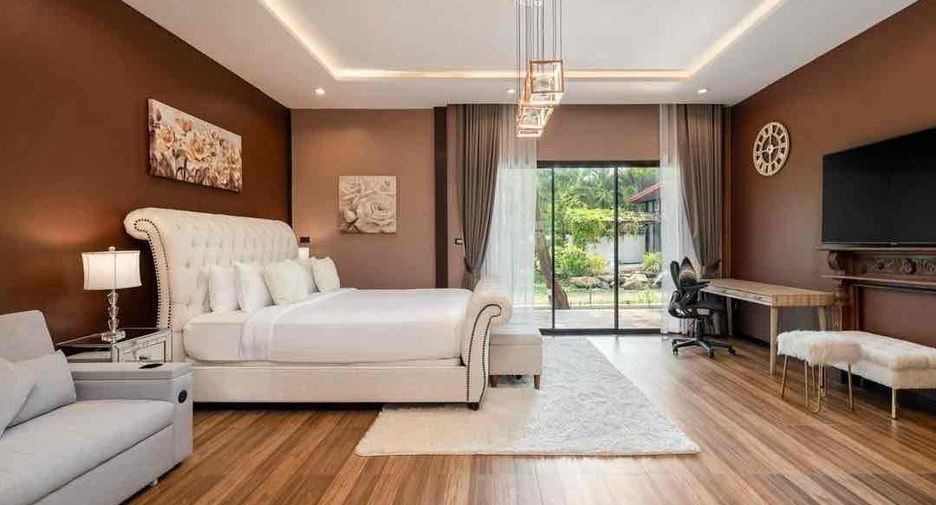 For rent 4 bedrooms villa in Bang Lamung, Chonburi