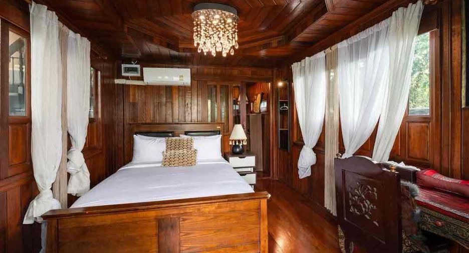 For rent 4 bedrooms villa in Bang Lamung, Chonburi