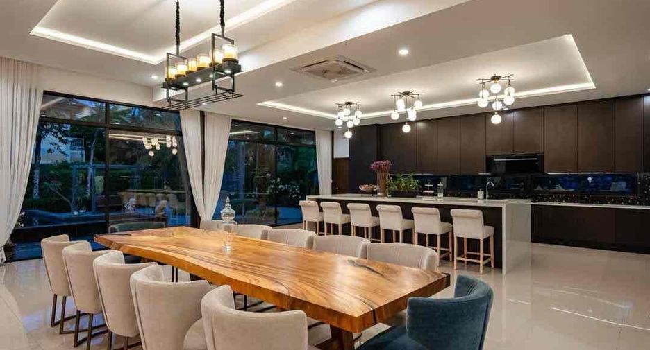 For rent 4 bedrooms villa in Bang Lamung, Chonburi