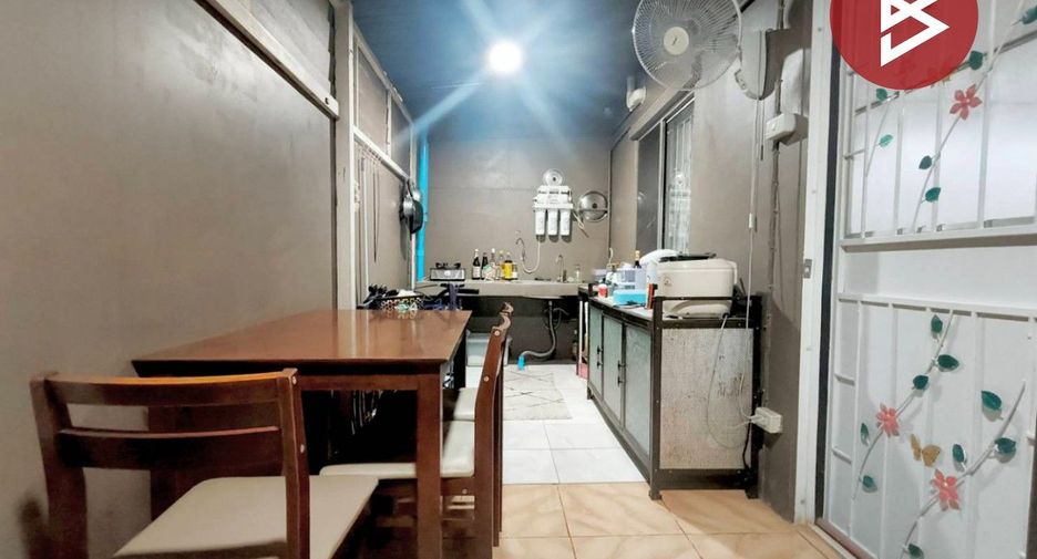 À vendre 3 chambres maison de ville à Mueang Samut Prakan, Samut Prakan