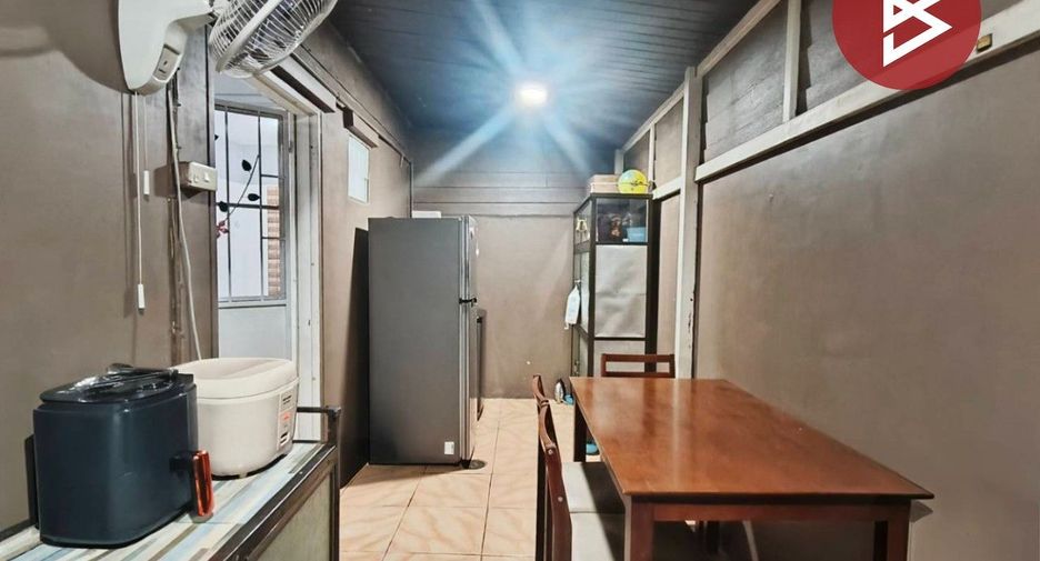 À vendre 3 chambres maison de ville à Mueang Samut Prakan, Samut Prakan