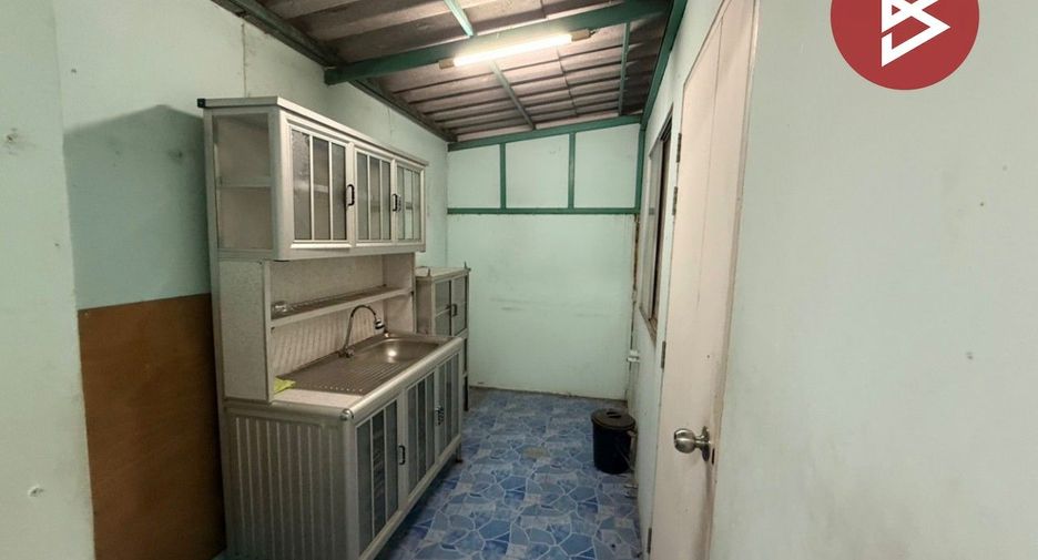 Casa adosada en venta de 3 habitaciones en Phra Samut Chedi, Samut Prakan