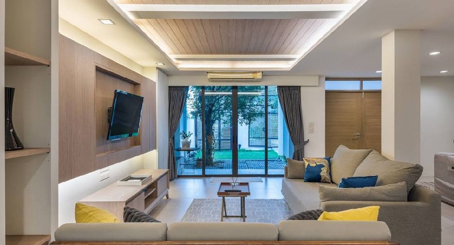 Casa en alquiler de 4 habitaciones en Watthana, Bangkok