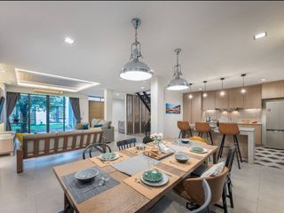 Casa en alquiler de 4 habitaciones en Watthana, Bangkok