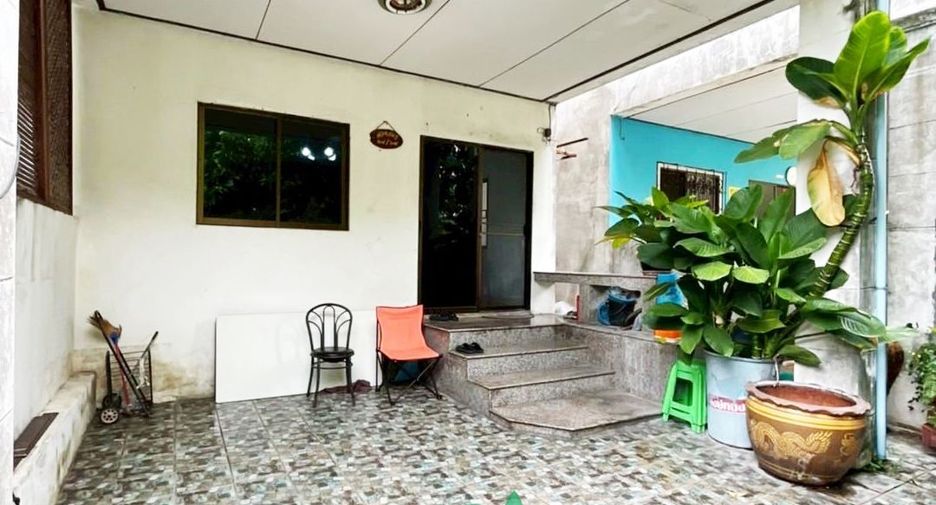 For sale 3 bedrooms townhouse in Taling Chan, Bangkok