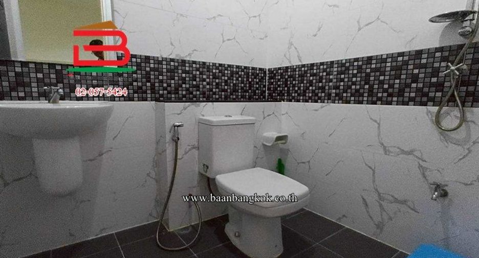 Продажа 3 спальни таунхаус в Bang Bua Thong, Нонтабури