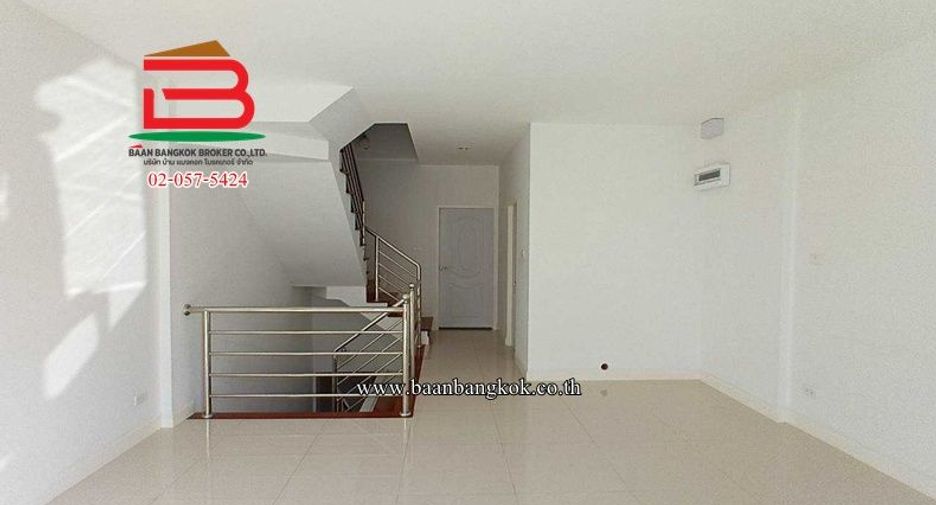 Продажа 3 спальни таунхаус в Bang Bua Thong, Нонтабури