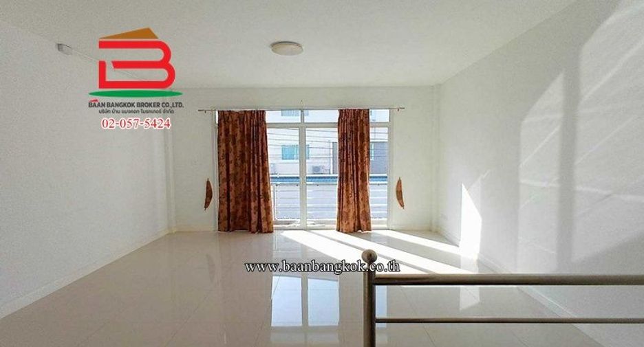 Продажа 3 спальни таунхаус в Bang Bua Thong, Нонтабури