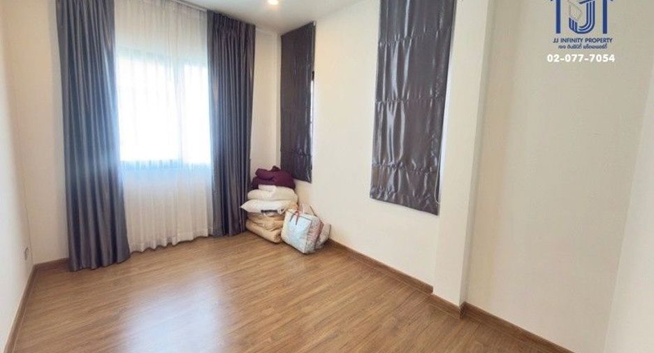 For sale 3 bedrooms house in Sai Mai, Bangkok