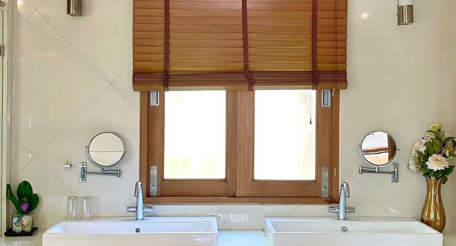 À louer 5 chambres villa à Bang Lamung, Chonburi