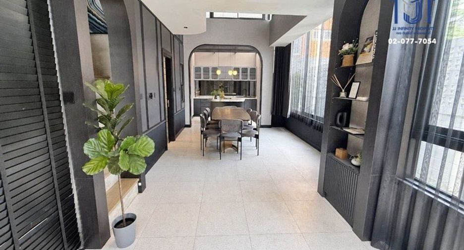 Local comercial en venta de 3 habitaciones en Lat Phrao, Bangkok