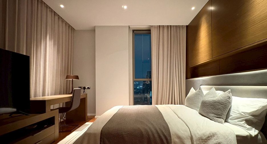 For rent 4 bedrooms condo in Khlong Toei, Bangkok
