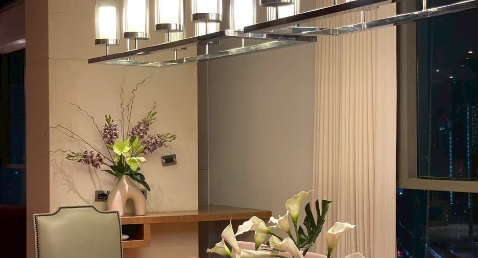 For rent 4 bedrooms condo in Khlong Toei, Bangkok