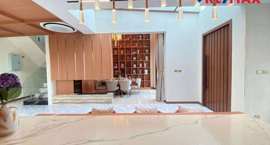 出售 5 卧室 独立屋 在 Bang Lamung, Chon Buri
