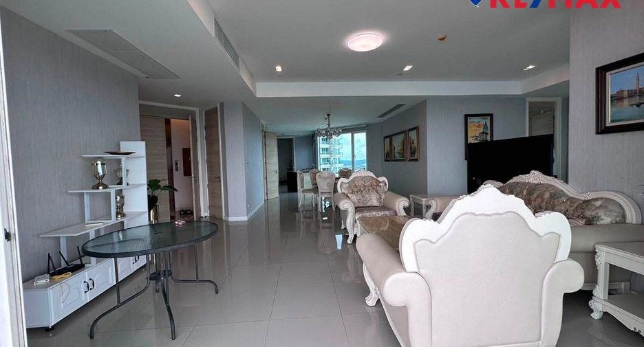 For sale 3 bedrooms condo in Jomtien, Pattaya