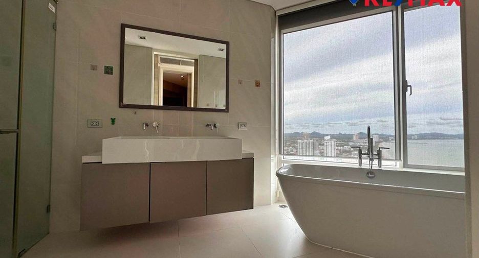 For sale 3 bedrooms condo in Jomtien, Pattaya