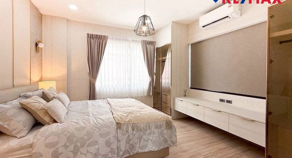 Haus zum Kauf mit 4 Zimmer in Bang Lamung, Chonburi