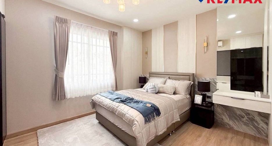 Haus zum Kauf mit 4 Zimmer in Bang Lamung, Chonburi