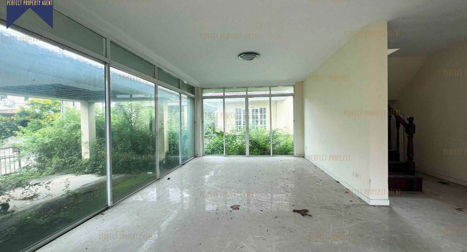 Haus zum Kauf mit 3 Zimmer in Phutthamonthon, Nakhon Pathom