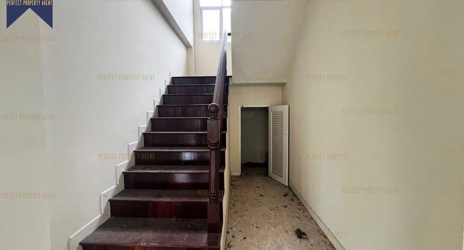 Haus zum Kauf mit 3 Zimmer in Phutthamonthon, Nakhon Pathom