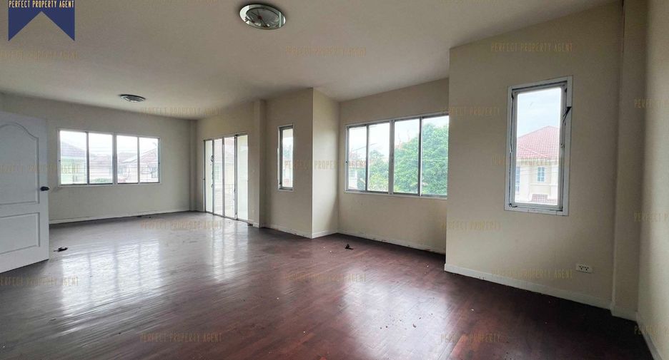 Haus zum Kauf mit 3 Zimmer in Phutthamonthon, Nakhon Pathom