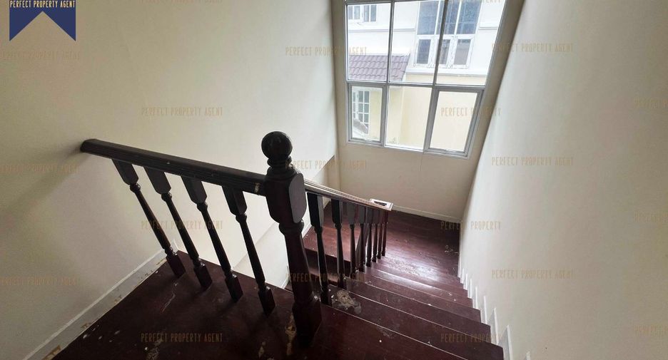 Haus zum Kauf mit 3 Zimmer in Phutthamonthon, Nakhon Pathom