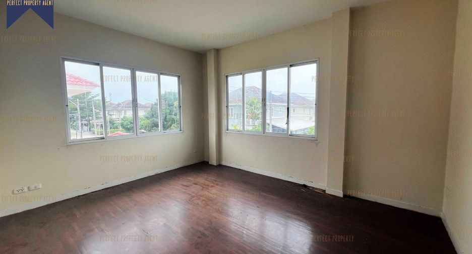 Haus zum Kauf mit 3 Zimmer in Phutthamonthon, Nakhon Pathom