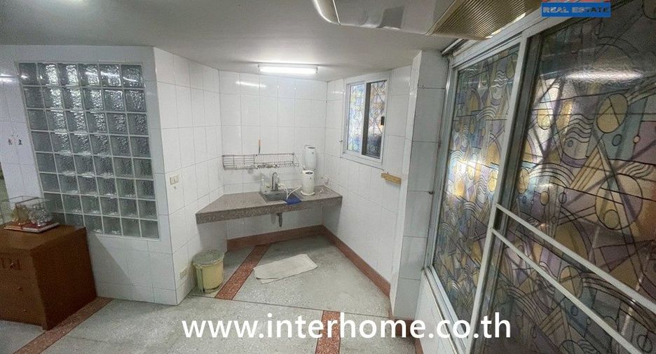 Gewerbefläche zum Kauf mit 6 Zimmer in Bang Phlat, Bangkok