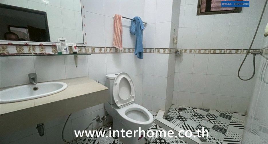 Gewerbefläche zum Kauf mit 6 Zimmer in Bang Phlat, Bangkok