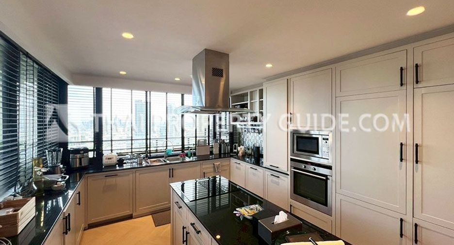 For rent 4 bedrooms condo in Sathon, Bangkok