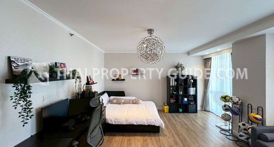 For rent 4 bedrooms condo in Sathon, Bangkok