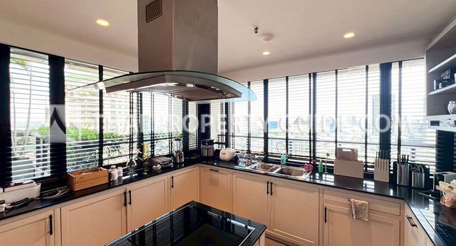 For rent 4 bedrooms condo in Sathon, Bangkok
