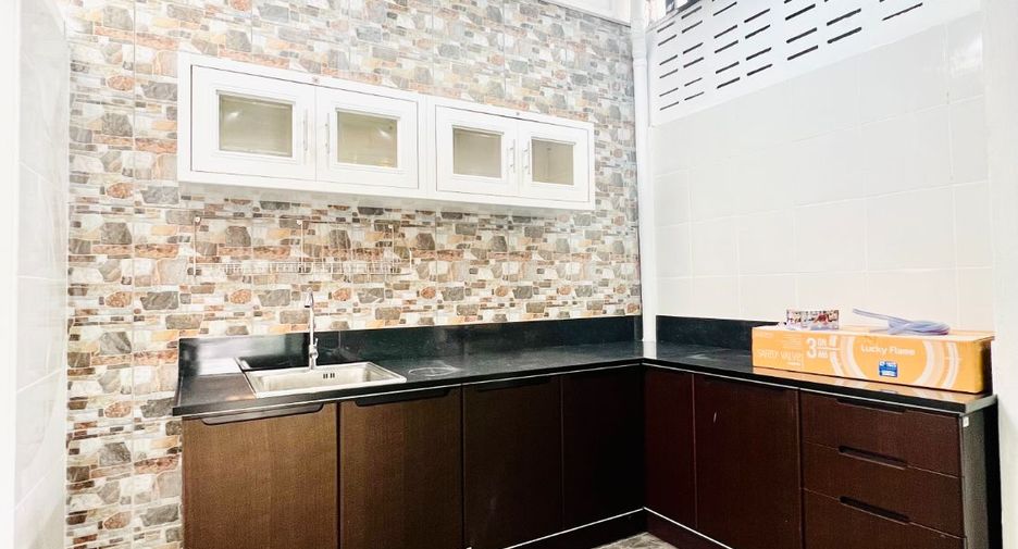 For rent and for sale 3 bedrooms townhouse in Prawet, Bangkok