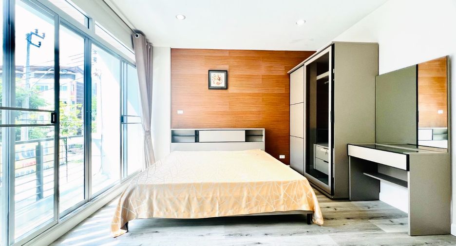 For rent and for sale 3 bedrooms townhouse in Prawet, Bangkok